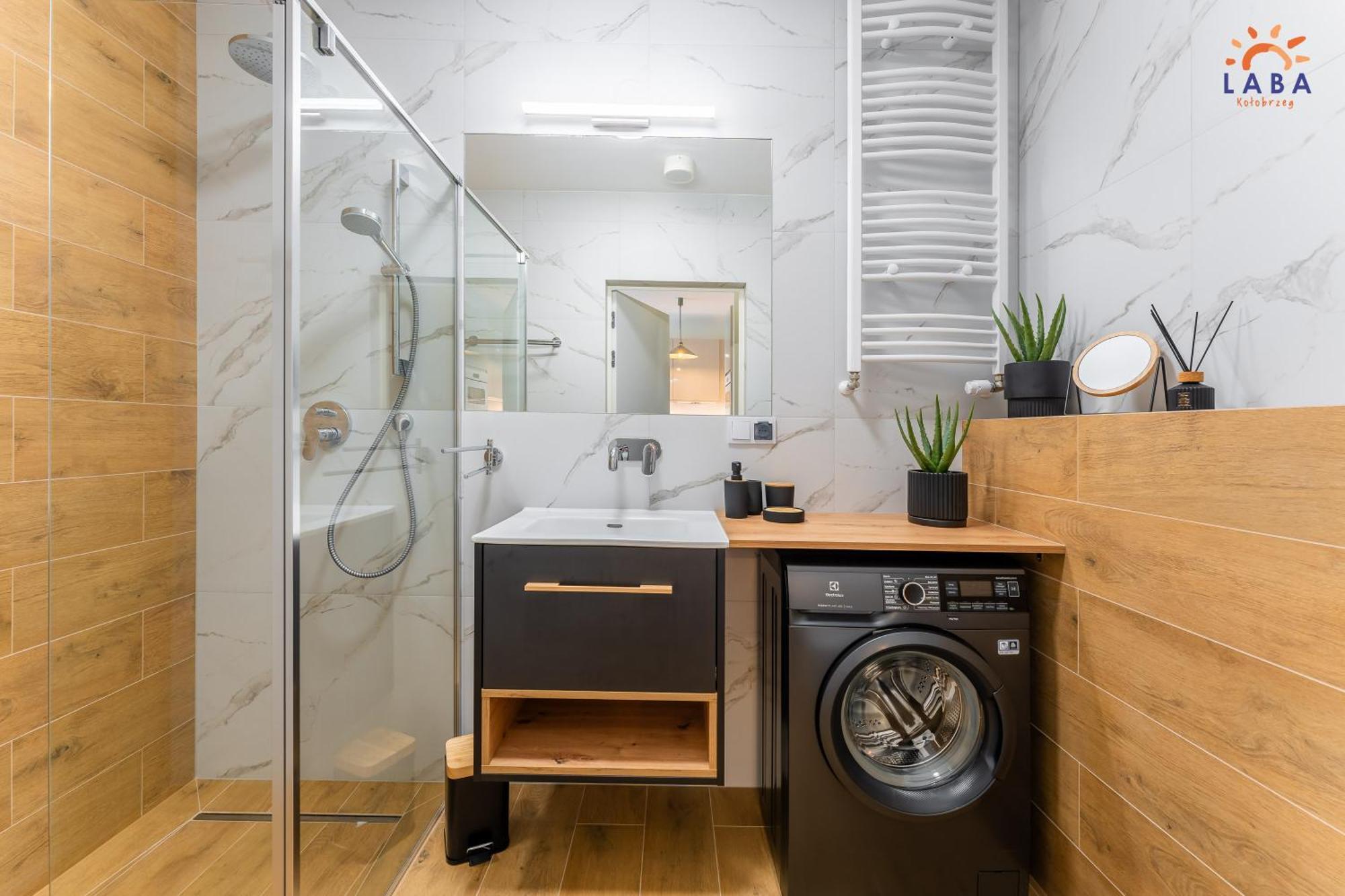 Laba Kolobrzeg Apartamenty Kollataja Z Parkingiem Екстериор снимка